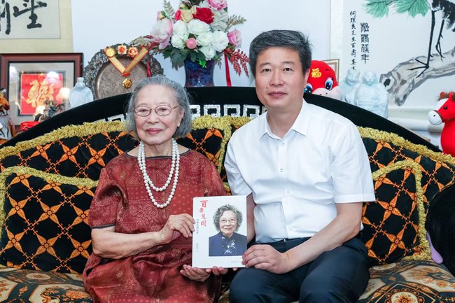 北外举办“与毕淑敏相约《昆仑约定》”